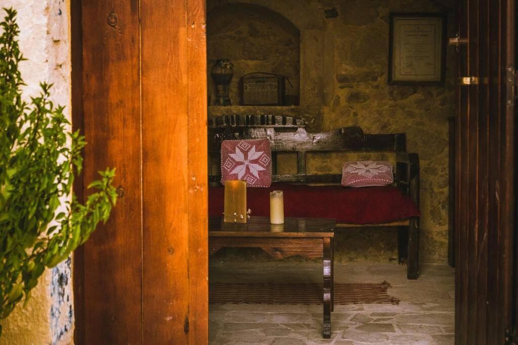 Vasiliki  The Royal Stonehouse : Sophiaヴィラ エクステリア 写真